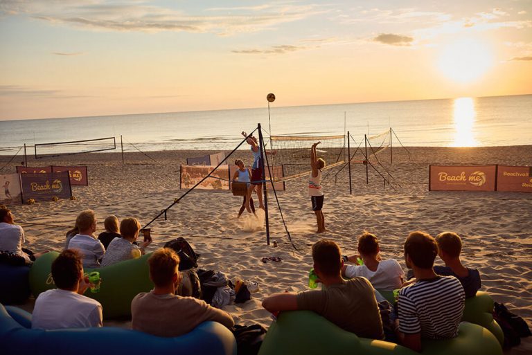 Showmatch bei Sonnenuntergang