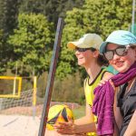 Zwei Mädels beim Beachvolleyball Camp Freiburg