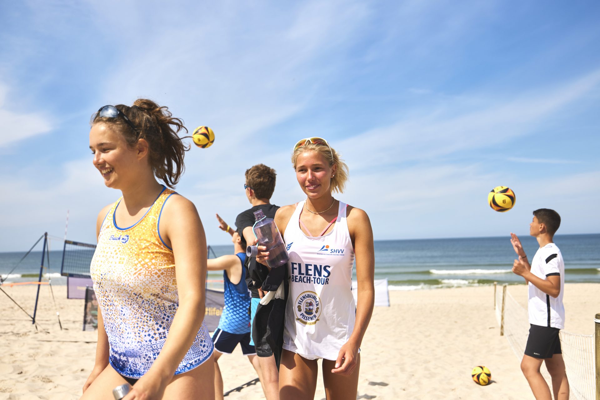 Campo de voleibol de praia - Diversão nos treinos na praia