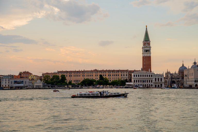 Groß (MdV Venice3)